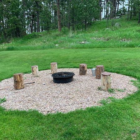 Rockerville Lodge & Cabins Кийстоун Екстериор снимка