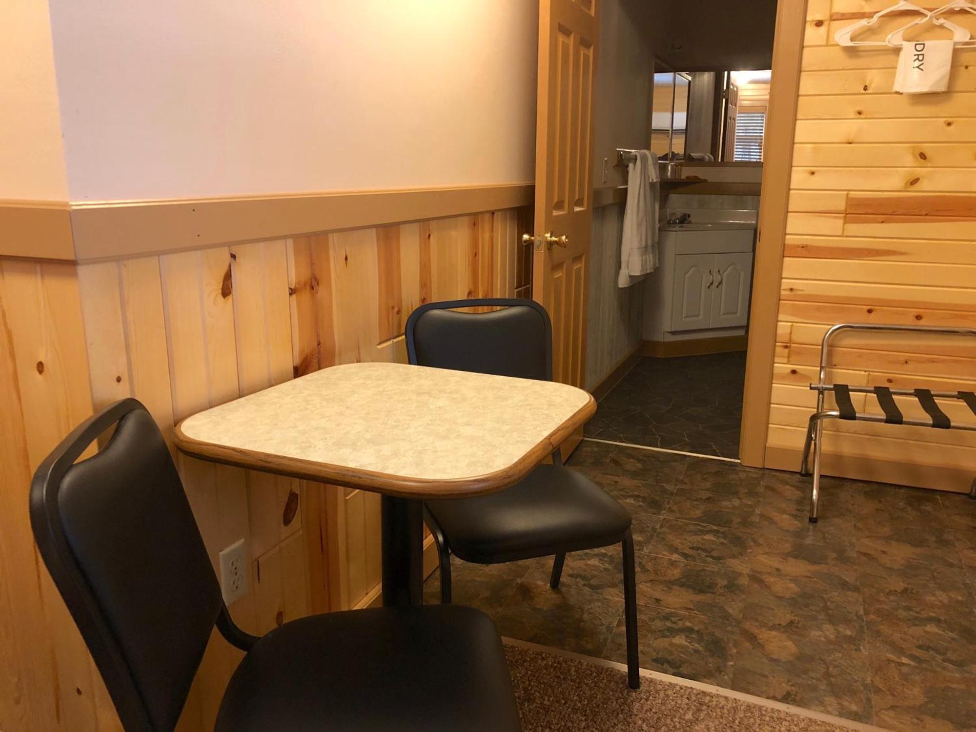 Rockerville Lodge & Cabins Кийстоун Екстериор снимка