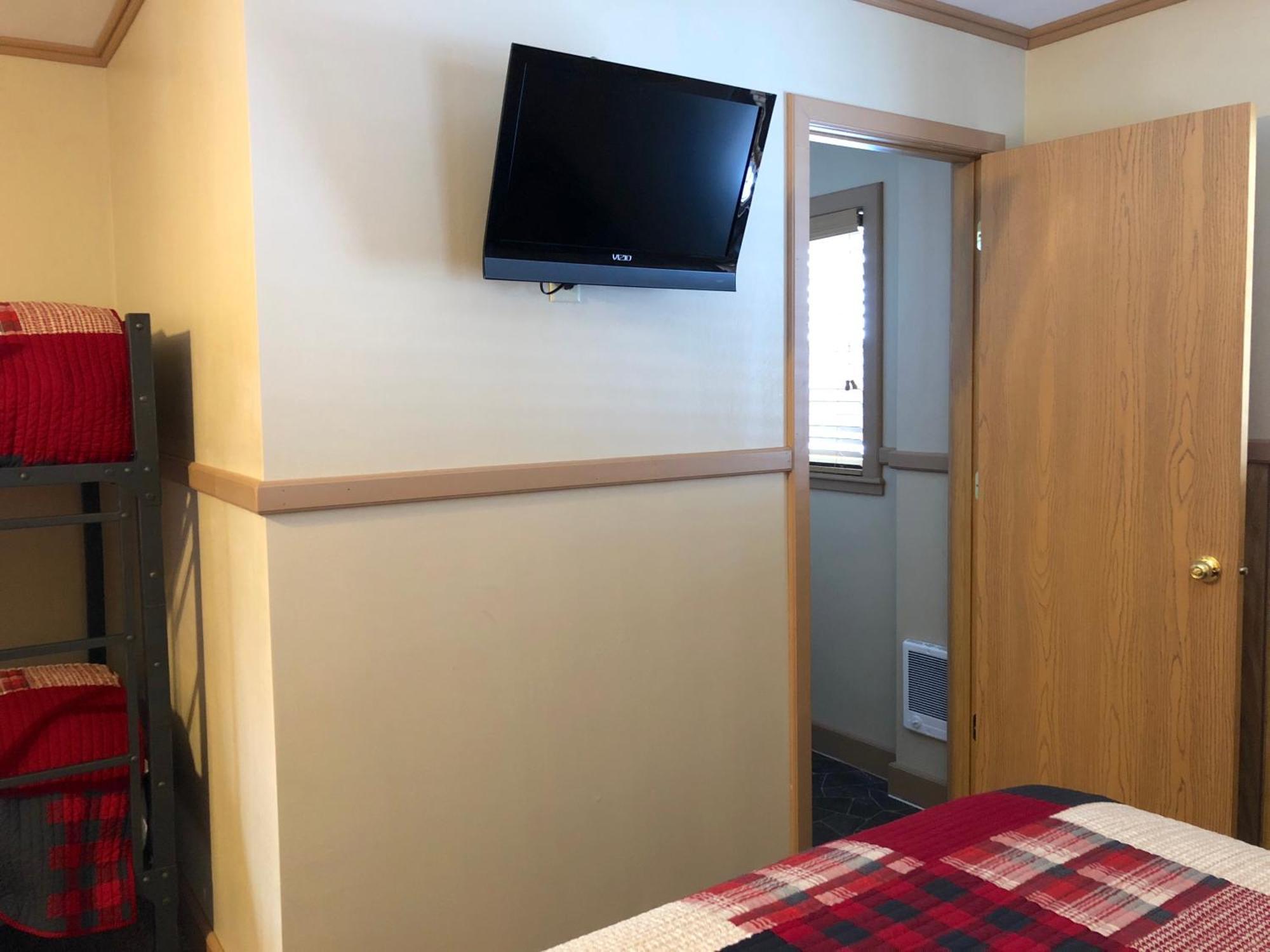 Rockerville Lodge & Cabins Кийстоун Стая снимка