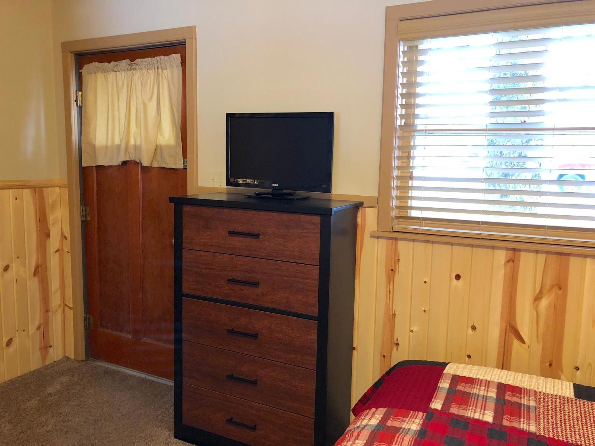 Rockerville Lodge & Cabins Кийстоун Стая снимка