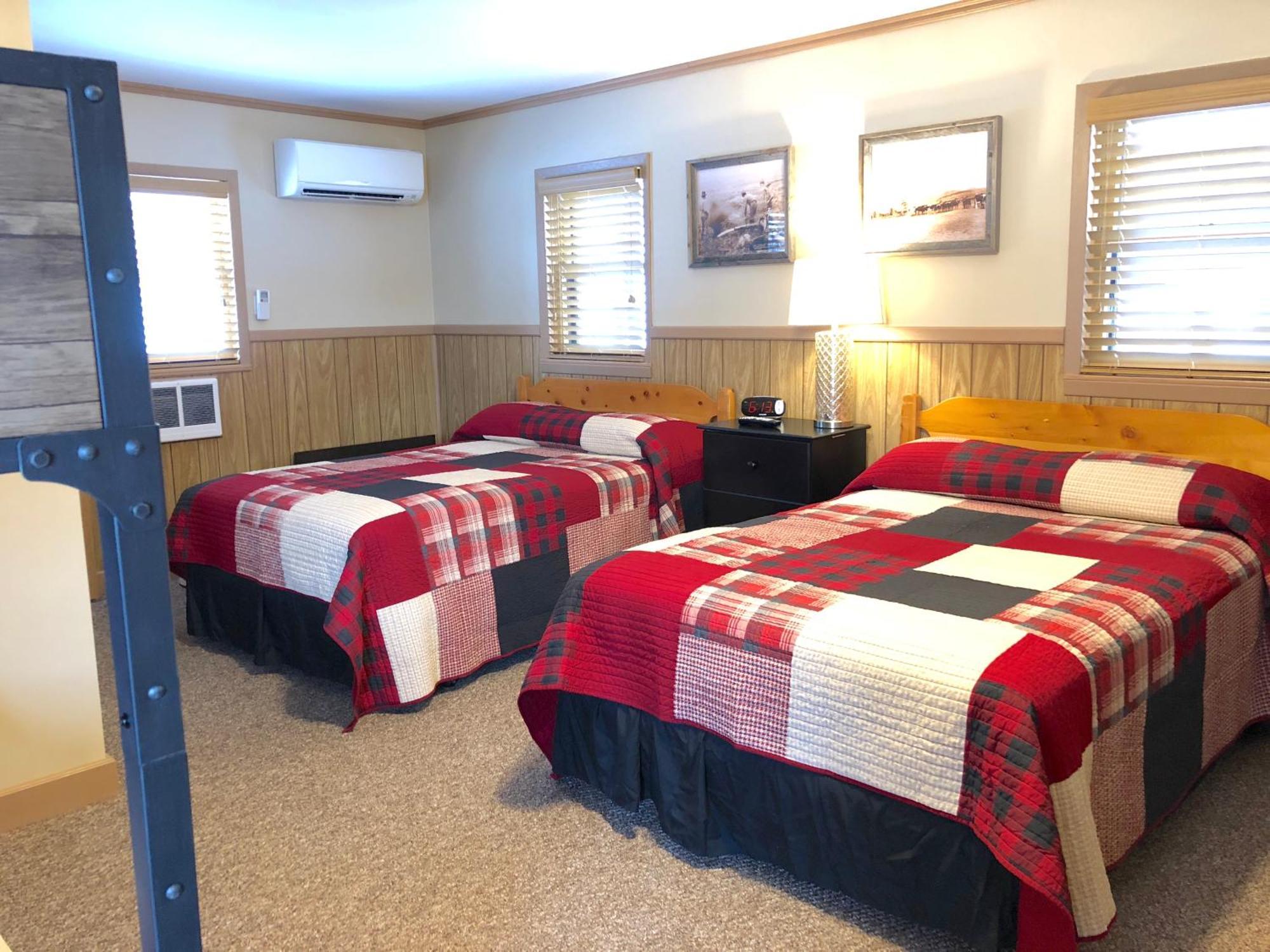 Rockerville Lodge & Cabins Кийстоун Стая снимка
