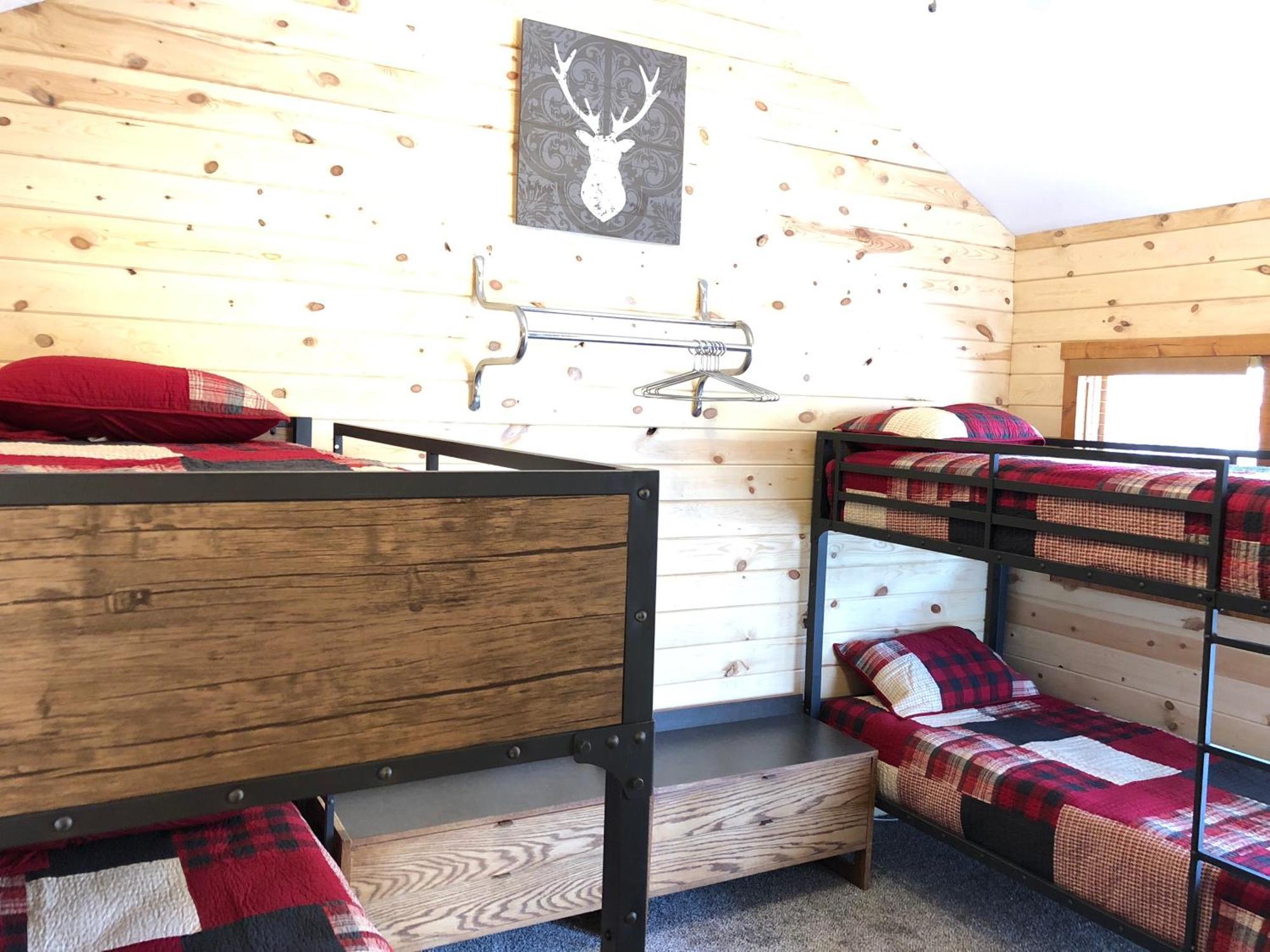 Rockerville Lodge & Cabins Кийстоун Екстериор снимка